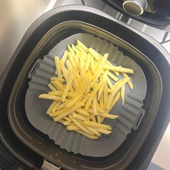 GENEL® Renkli Isıya Dayanıklı Yıkanılabilir Silikon Fırın  Airfryer Kare Model Pişirme Matı 20 cm