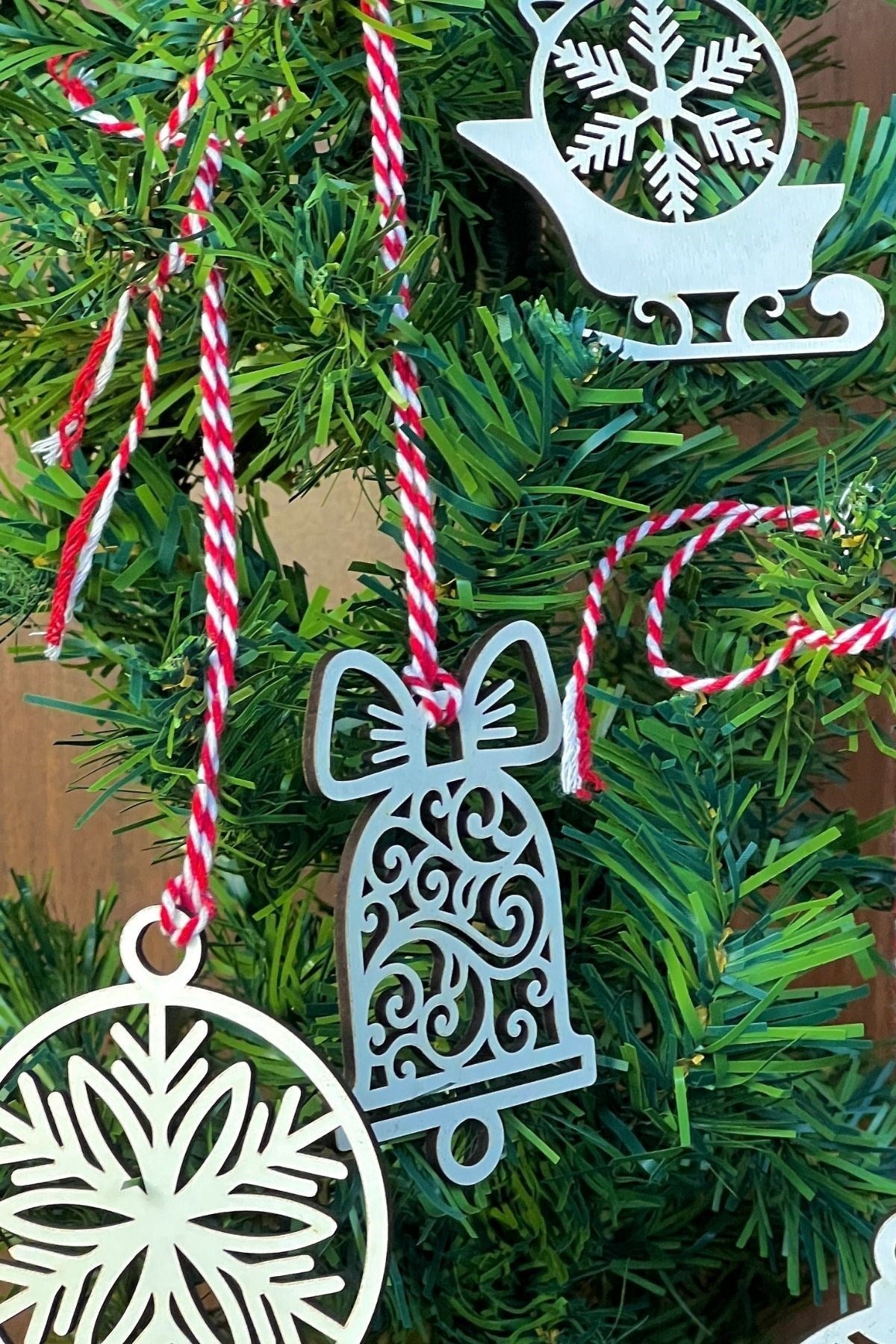 BUFFER® 10 Parça Kırmızı Beyaz İpli Karışık Model Ahşap Yılbaşı Ağaç Süsü