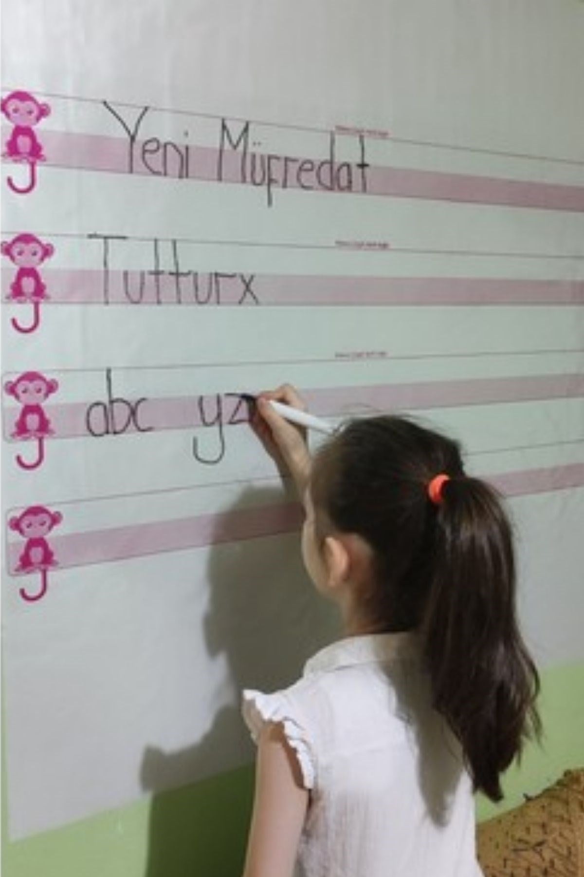 BUFFER® Kılavuz Çizgili Akıllı Kağıt Yazı Tahtası Duvarda İz Bırakmaz Statik Yeni Müfredata Uygun 100x56cm