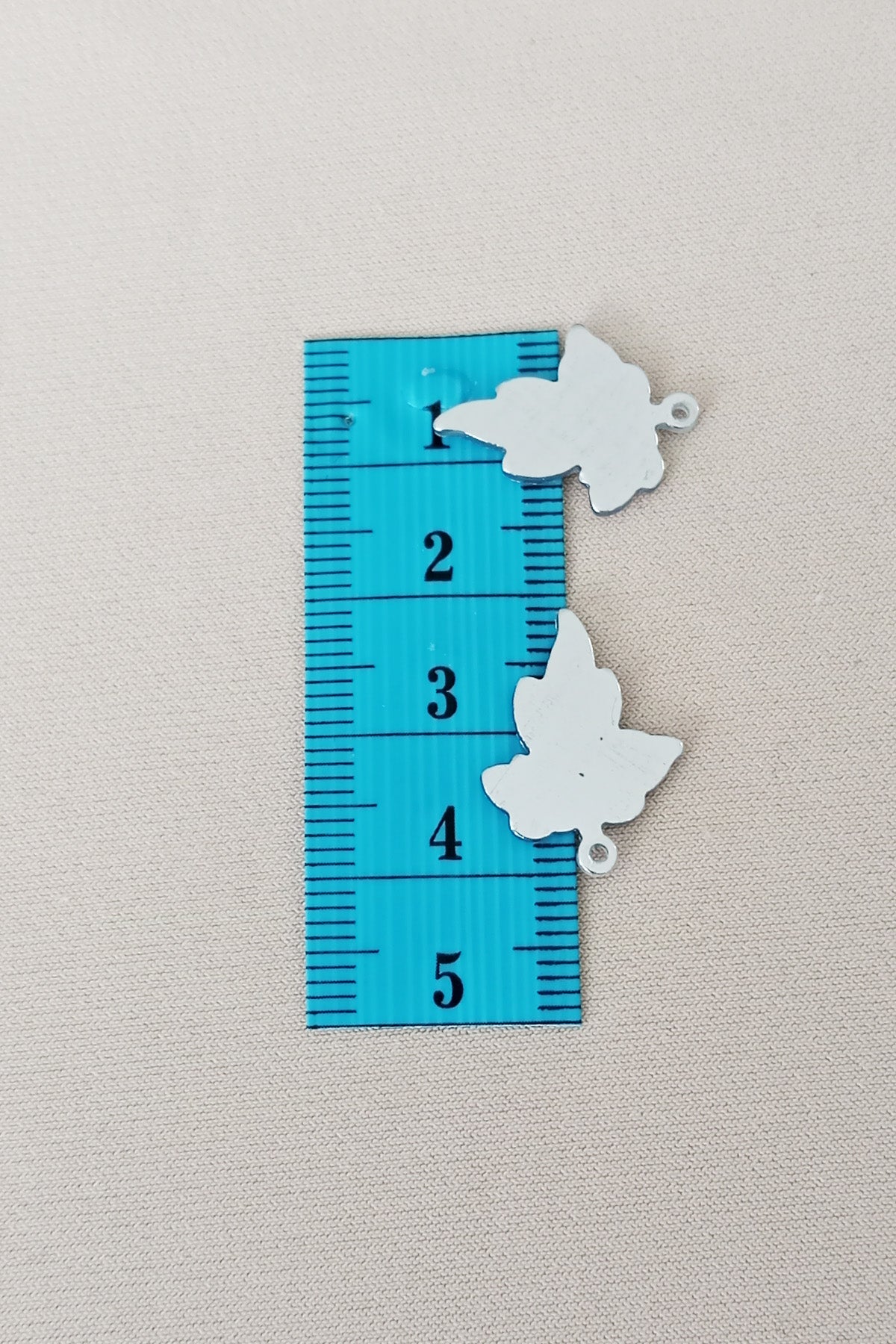 Oya Abiye Bileklik Kolye Pleksi Metalik Plastik Pul Gümüş Renk 8 gram 30 adet - BNC532