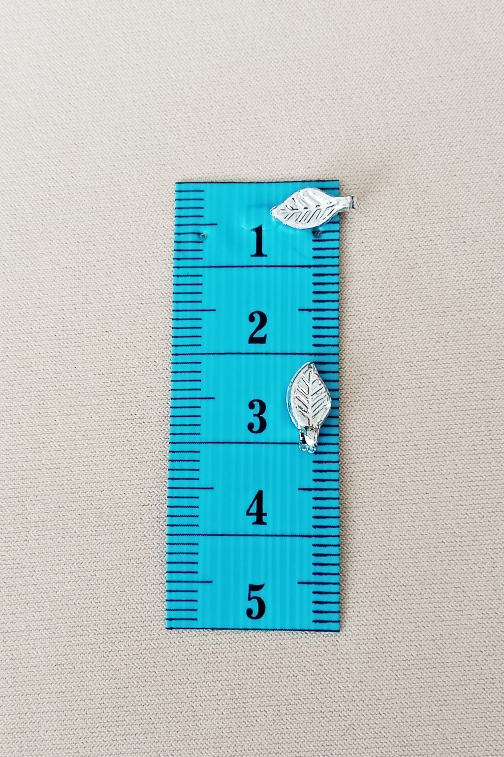 Oya Abiye Bileklik Kolye Pleksi Metalik Plastik Pul Gümüş Renk 24 gram 390 adet - BNC574