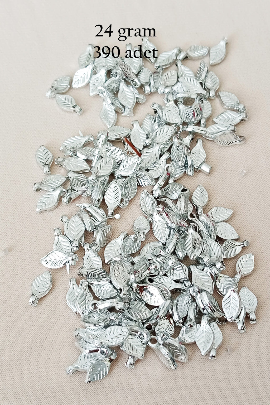 Oya Abiye Bileklik Kolye Pleksi Metalik Plastik Pul Gümüş Renk 24 gram 390 adet - BNC574