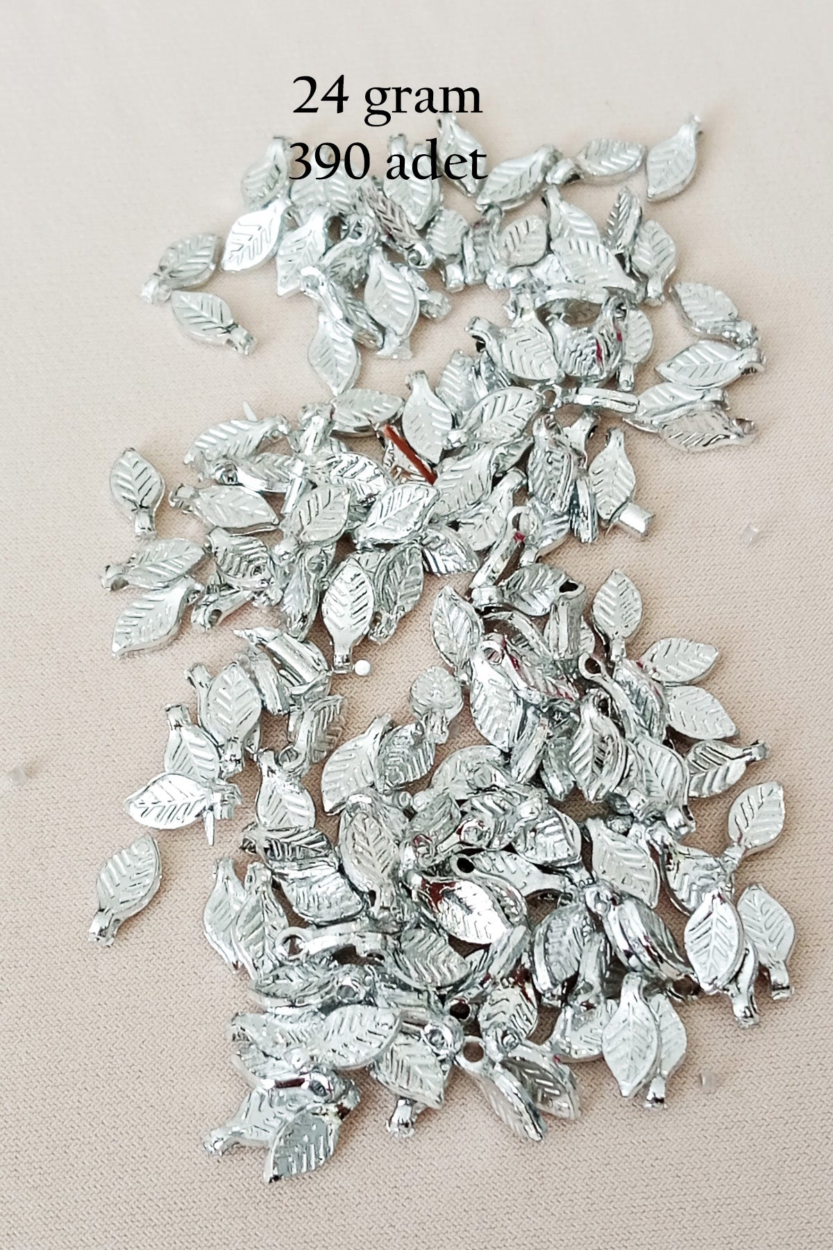 Oya Abiye Bileklik Kolye Pleksi Metalik Plastik Pul Gümüş Renk 24 gram 390 adet - BNC574