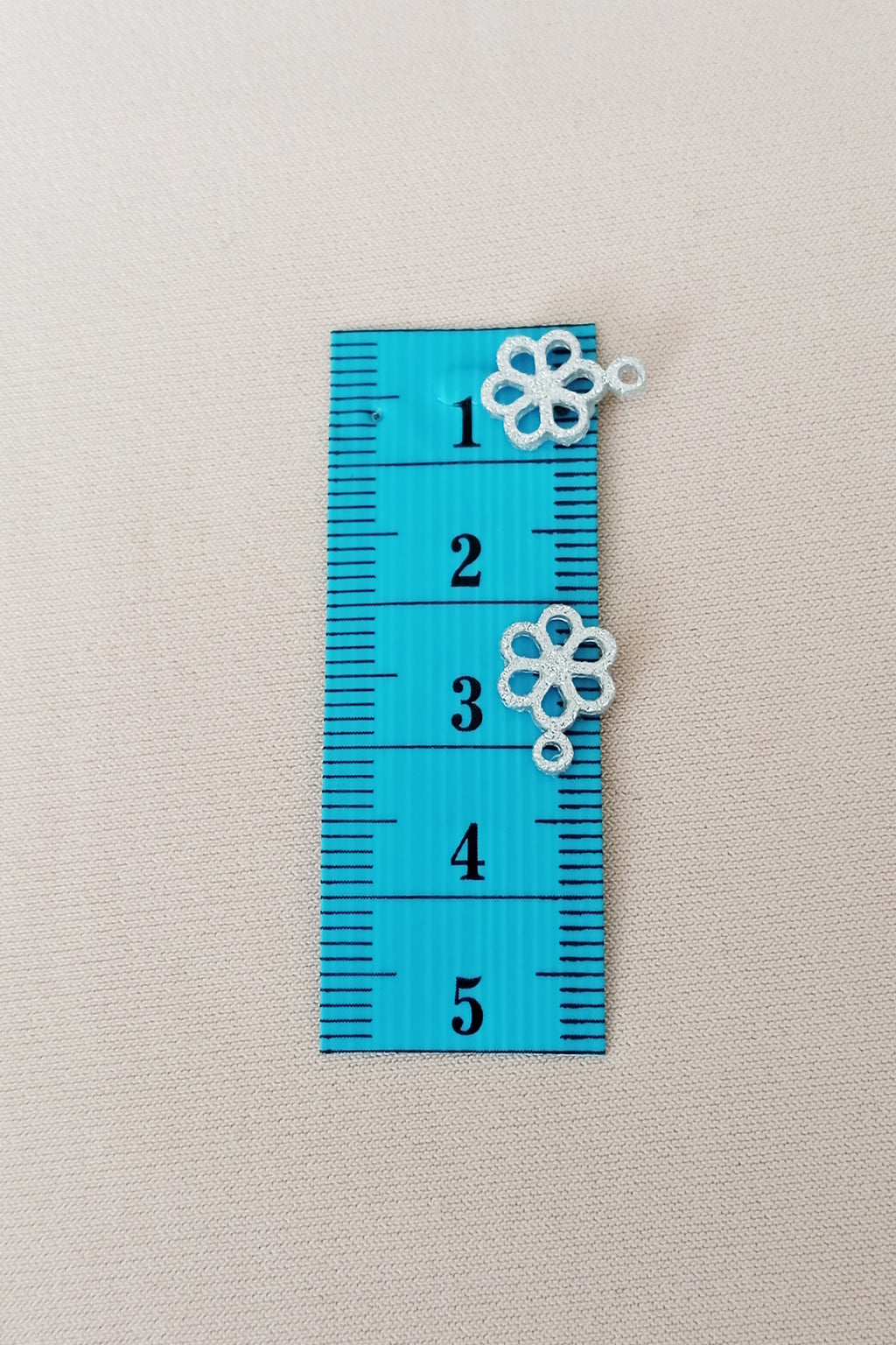 Oya Abiye Bileklik Kolye Pleksi Metalik Plastik Pul Gümüş Renk 24 gram 300 adet - BNC588