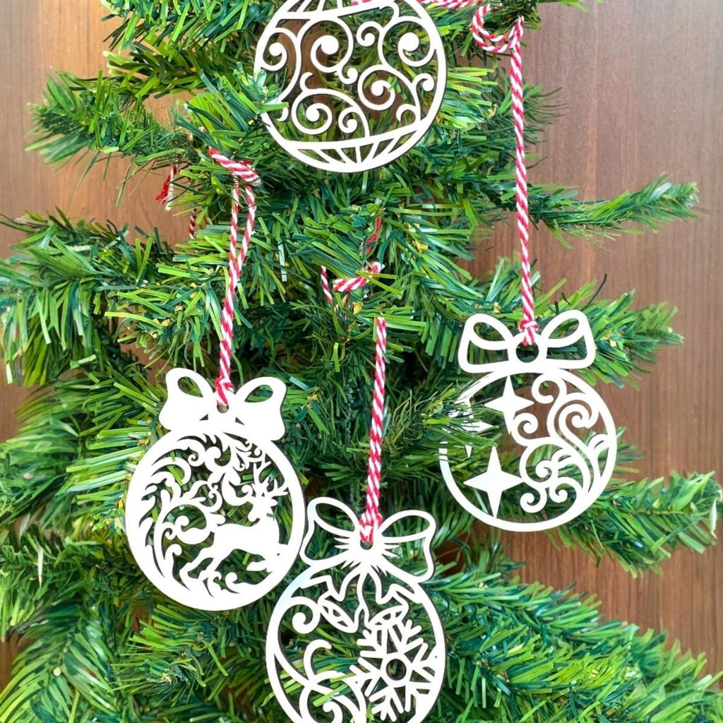 GENEL® 10 Parça Kırmızı Beyaz İpli Fiyonk Model Ahşap Yılbaşı Ağaç Süsü