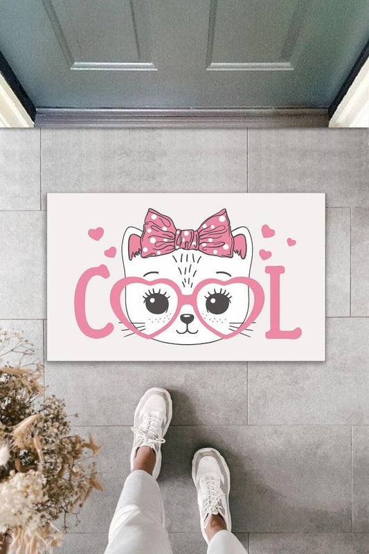 Dijital Baskı Beyaz Cool Pembe Gözlüklü Fiyonklu Kedi Dekoratif Kapı Paspası K-2038 - UcuzaGeliyor