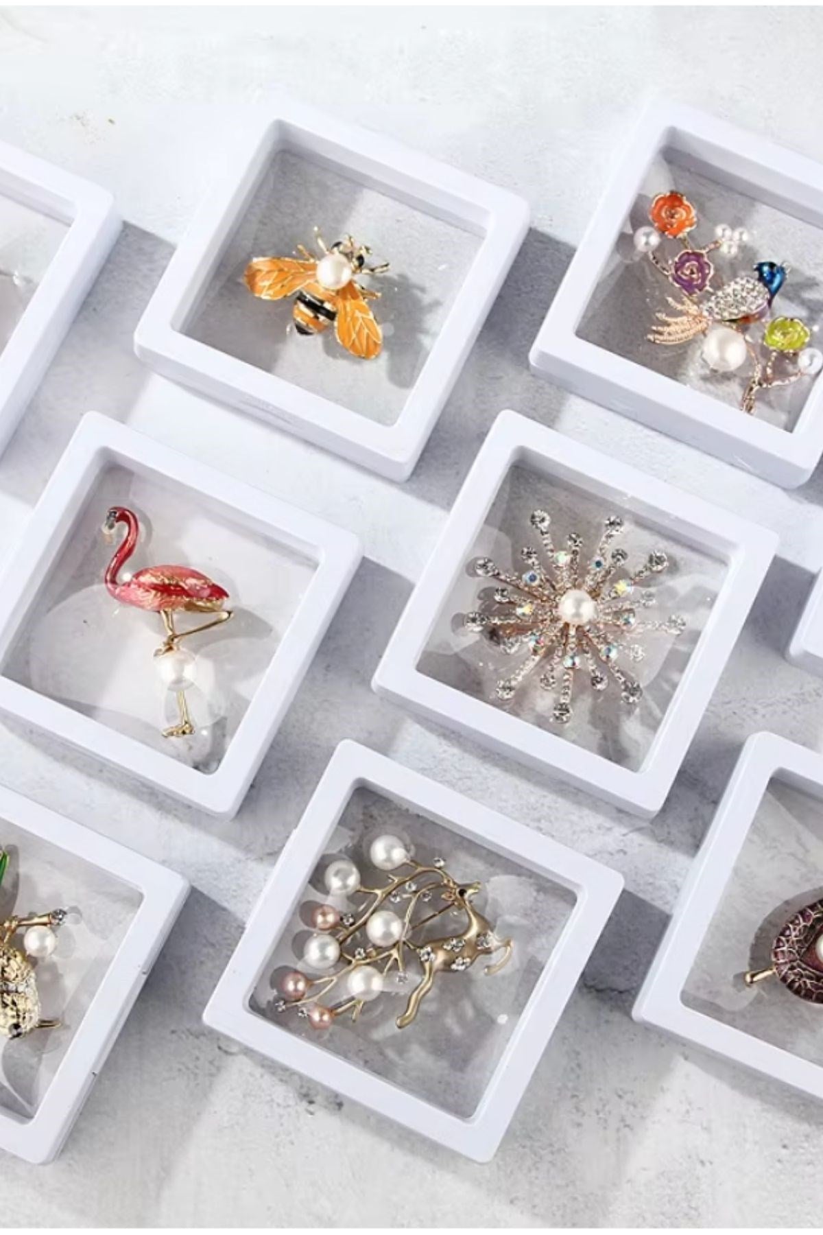 GENEL® 7x7 cm Standlı 3D Takı Ziynet Hatıra Koleksiyon Saklama Kutusu Şeffaf Film Çerçevesi